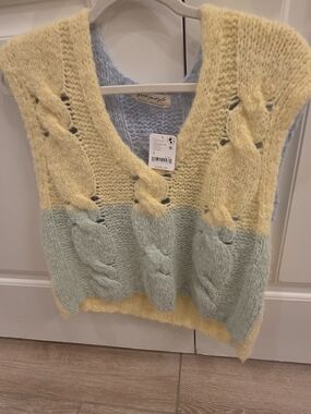 Free People Pastel Yellow and Light Blue Cable Knit V-Neck Sweater Vest